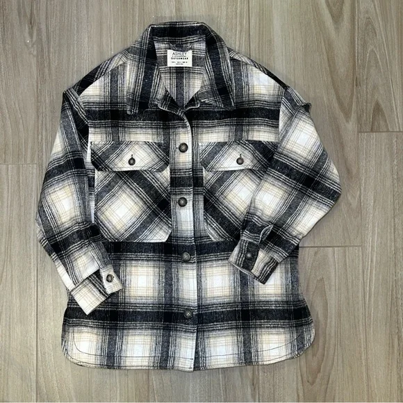 Ashley By 26 International Black and Cream Plaid Shirt Jacket-Shacket - Picture 3 of 8